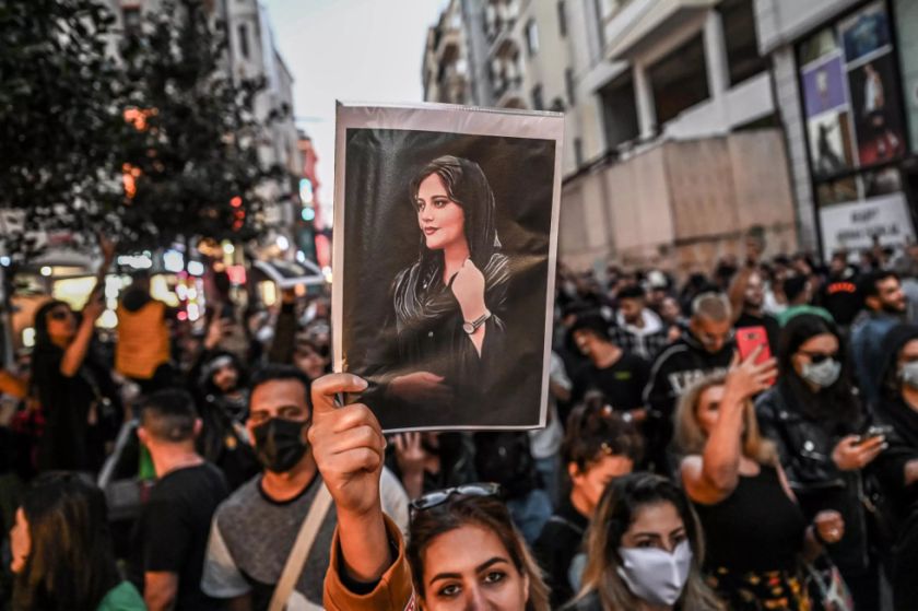 Las presas de la cárcel iraní de Evin no se rinden