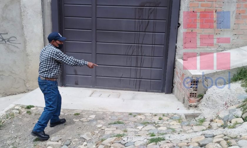 Víctima saltó desde un primer piso para escapar de un atraco a su vivienda en La Paz