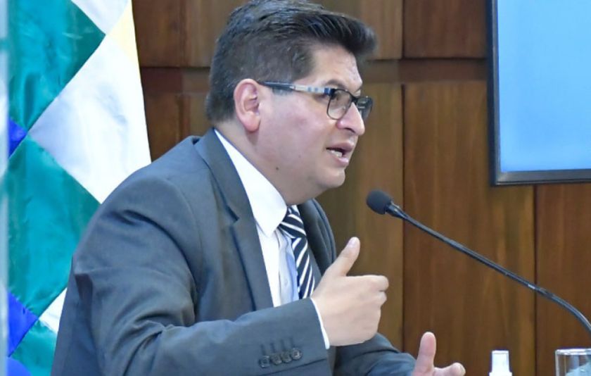Ministro Montenegro pide a la población bajar la ‘sobredemanda’ de dólares 