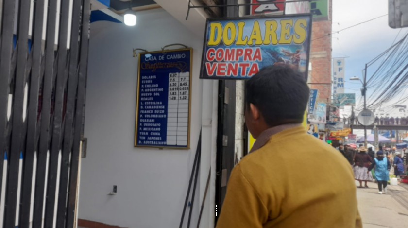 Reportan que en El Alto, casas de cambio ya no tienen dólar para la venta y solo buscan comprar la divisa