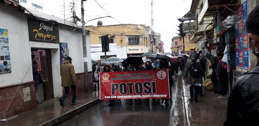 Magisterio urbano de Potosí irá a La Paz para reforzar protestas 