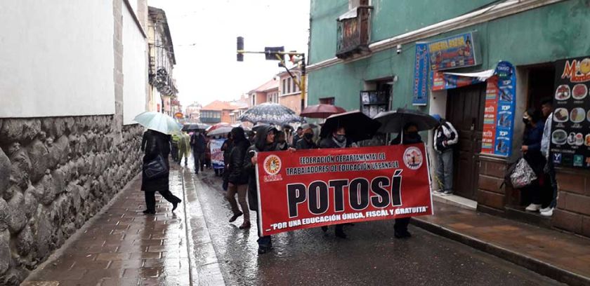 Los maestros  urbanos inician movilizaciones por su pliego