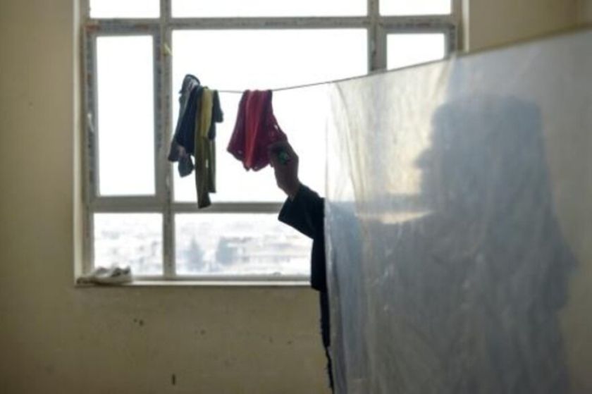 Denuncian que los talibanes fuerzan a afganas divorciadas a volver con sus maridos maltratadores