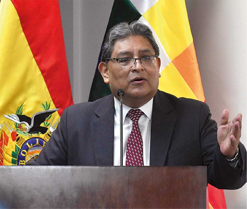 BCB responde a especulación con venta directa de dólares
