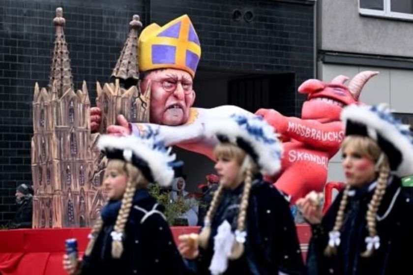 Católicos alemanes presionan al Vaticano y piden reformas de calado