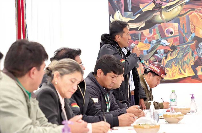 Maestros rurales tienen  su propio pliego petitorio