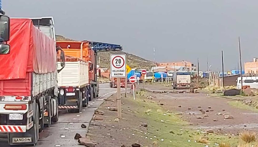 Suman comunidades que desconocen bloqueo de campesinos afines a Evo
