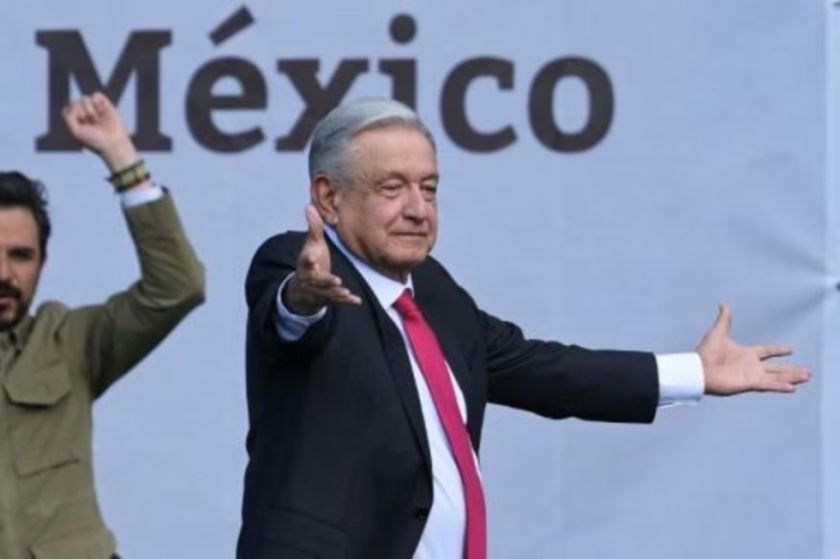Presidente de México demuestra su fuerza ante opositores y EEUU con gigante mitin