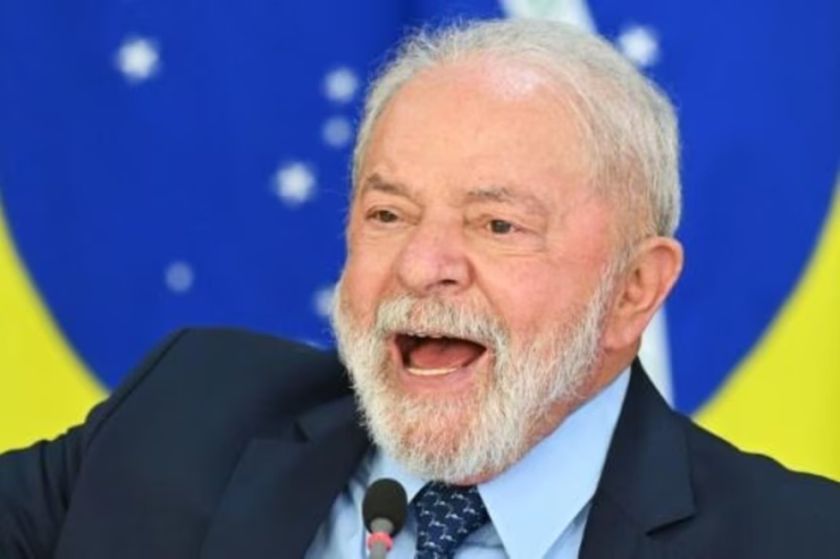 Lula posterga al domingo viaje a China por neumonía