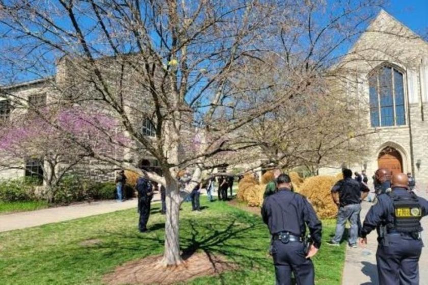 Una mujer mata a 3 niños y 3 adultos en un colegio de EEUU