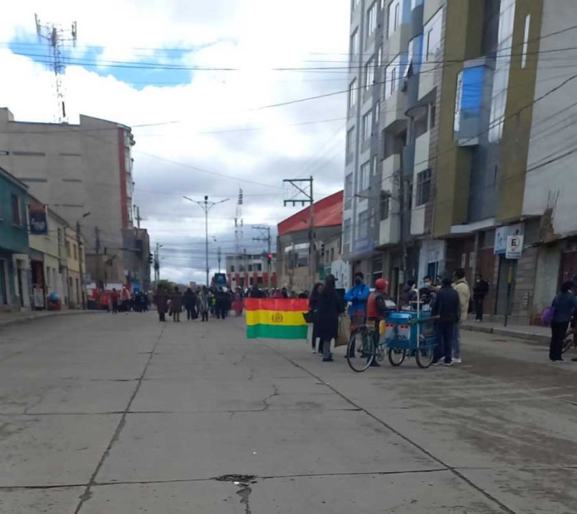 Padres de familia trasladarán sus movilizaciones a la ciudad La Paz