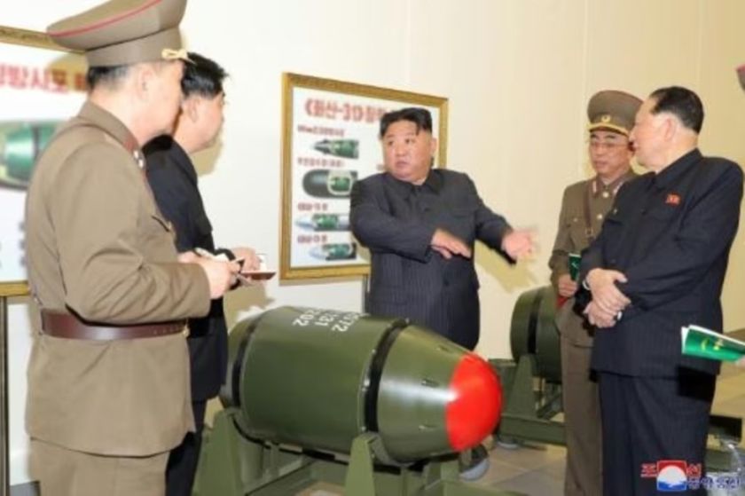 El líder norcoreano pide un aumento de la producción nuclear para armas