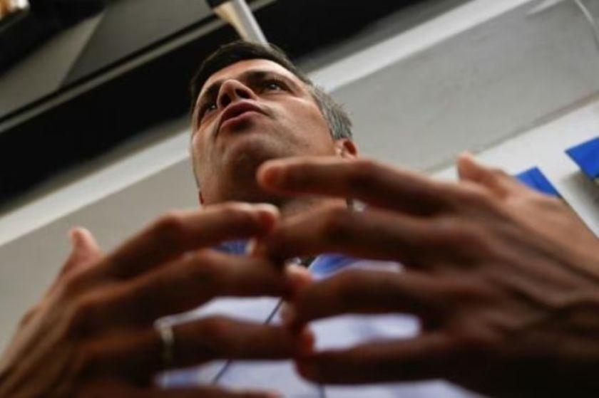 Maduro sigue en el poder por el "apoyo internacional", dice Leopoldo López en Washington
