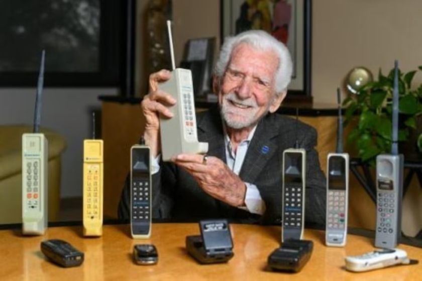Dejen de mirar la pantalla de sus móviles, dice quien los inventó hace medio siglo