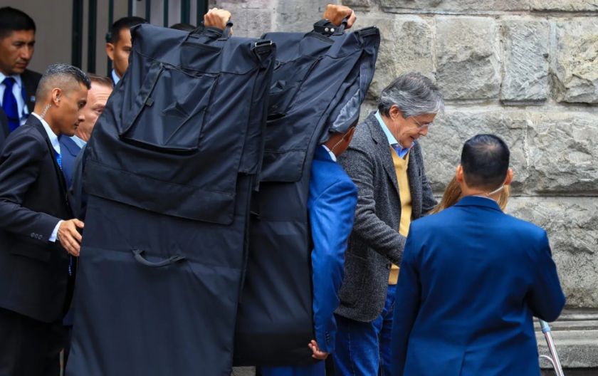 Lasso se declara inocente ante un juicio político que “huele muy mal” en Ecuador
