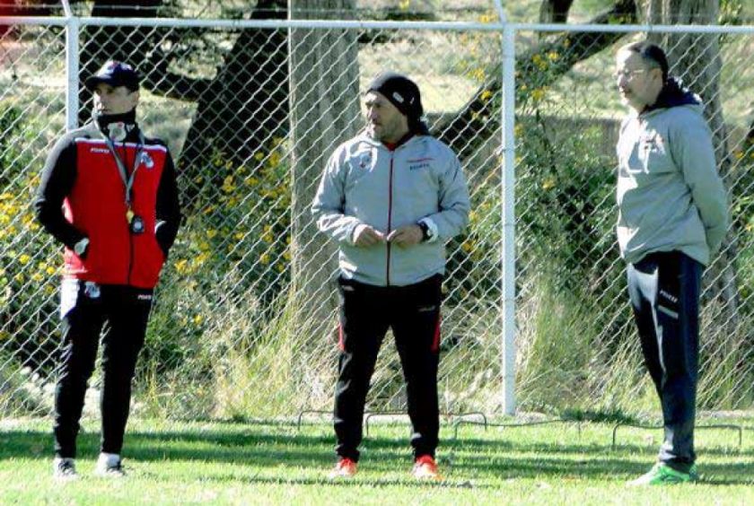 Robatto apelará a un sistema de juego ofensivo en Cochabamba