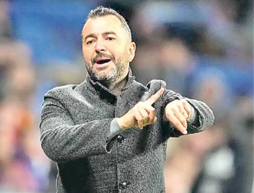 España: 2 clubes despidieron a sus técnicos