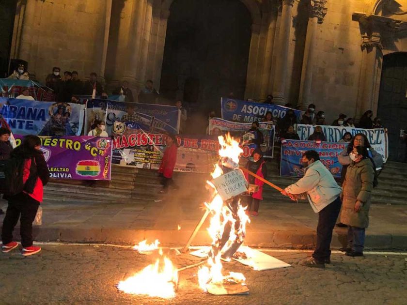 Los maestros urbanos  alistan nuevo viaje a La Paz y siguen protestas