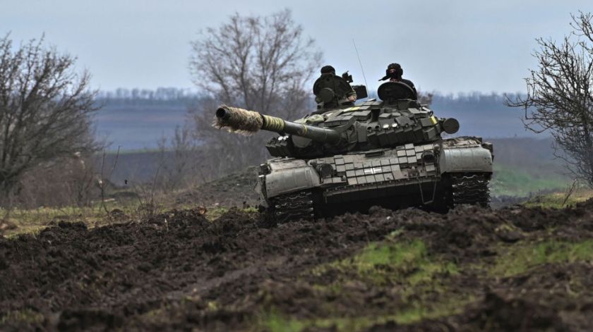  La OTAN advierte a China de "consecuencias severas" si da armas a Rusia