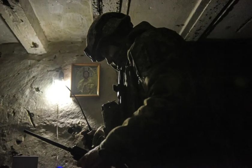 Rusia prosigue los ataques en Bajmut y fortifica posiciones en el sur del país