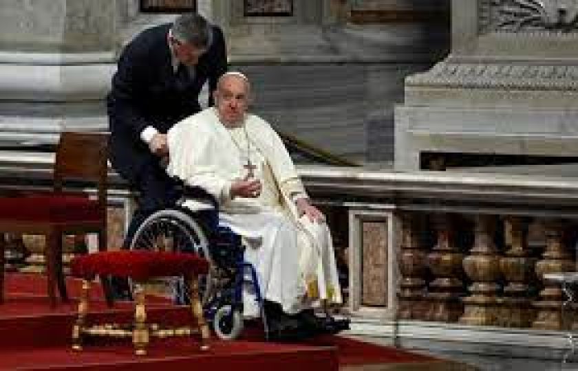 El Papa no acudirá al Coliseo para el Via Crucis y lo seguirá en el Vaticano