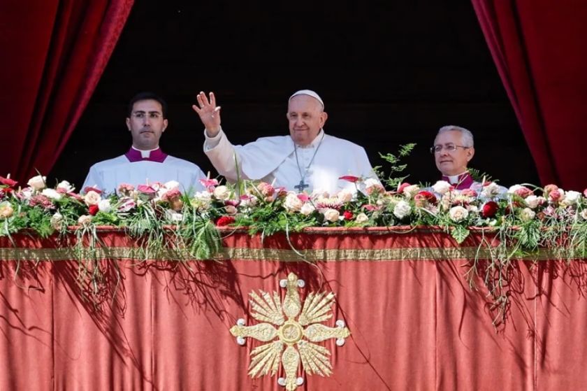 El Papa ruega por la paz en Ucrania y Jerusalén en su mensaje de Pascua