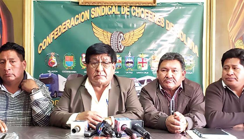 Choferes rechazan idea  de reducir la subvención 