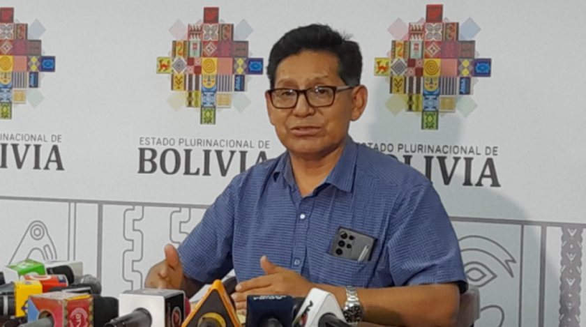 Ministro Pary ofrece cumplir el 98% de déficit histórico hasta septiembre