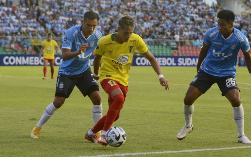 Blooming enfrenta a Newells Old Boys