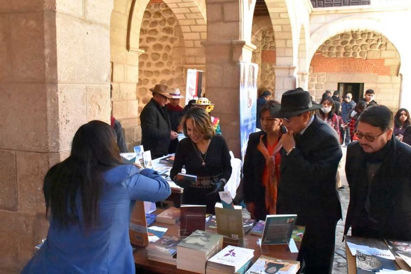 Reportan un descenso en la venta de libros en Potosí