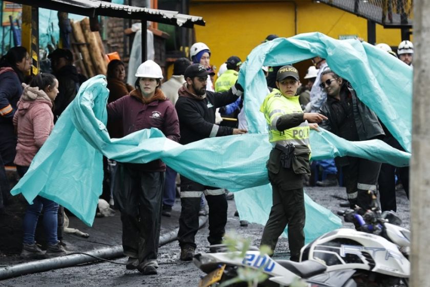 Reportan que hay siete mineros atrapados luego de una explosión en una mina en Colombia