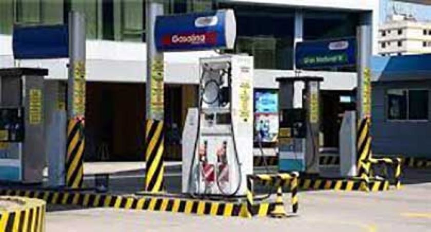 YPFB dice que gasolina especial se da con 10 por ciento de etanol