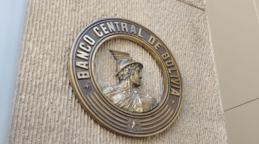 Reportan que el BCB vende dólares a través de su web solo en La Paz y Cochabamba y no en otras regiones