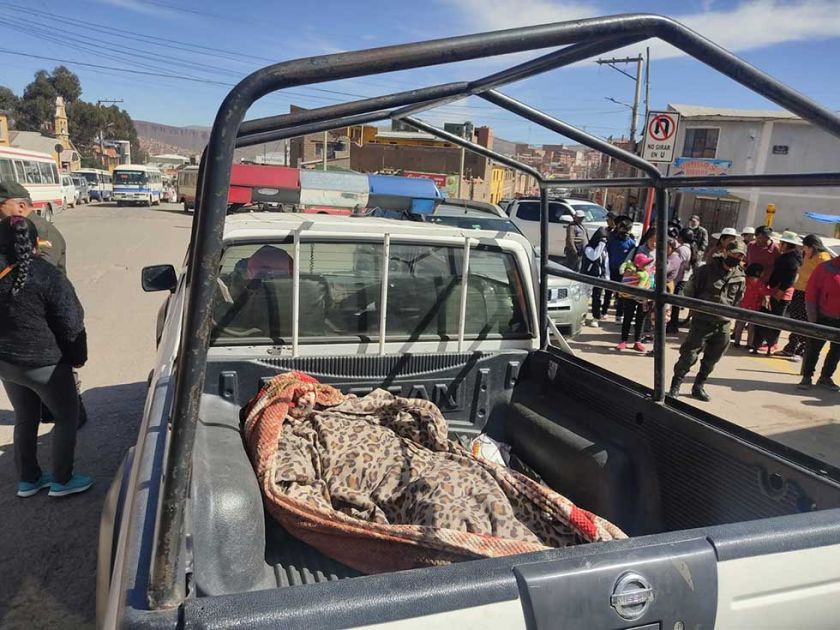 Anciano muere aplastado por las llantas enormes de un volquete en Potosí
