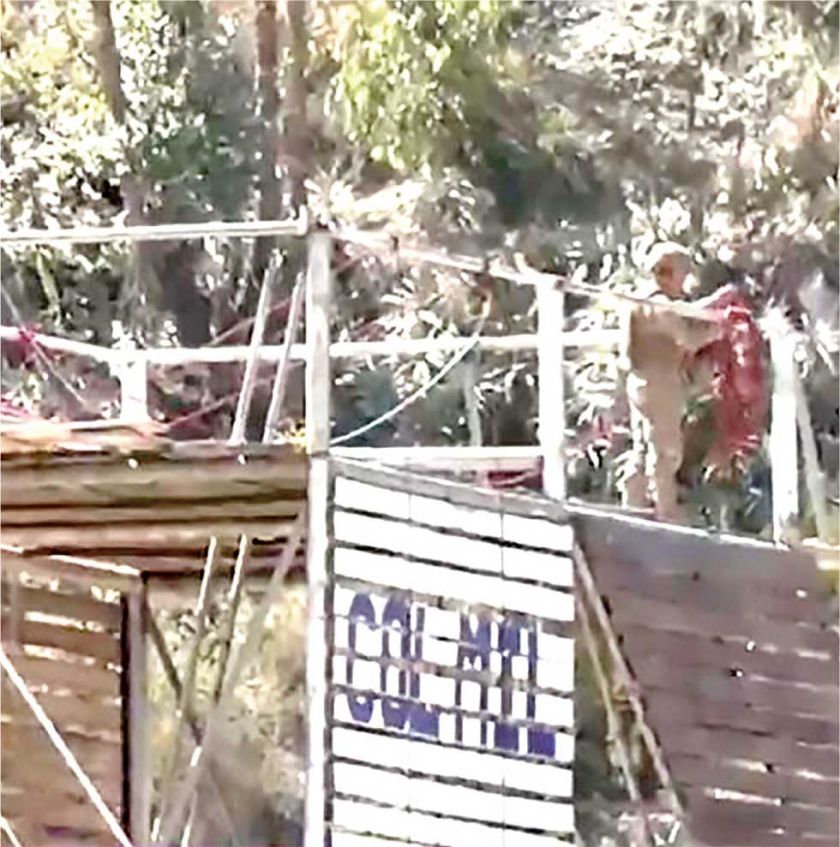 Video revela que obligan a saltar a uno de los cadetes