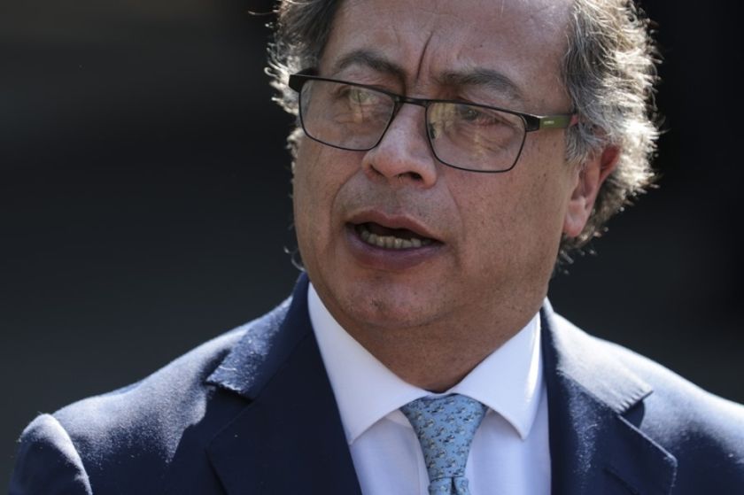 El presidente colombiano, Gustavo Petro, pide la renuncia protocolaria de su gabinete