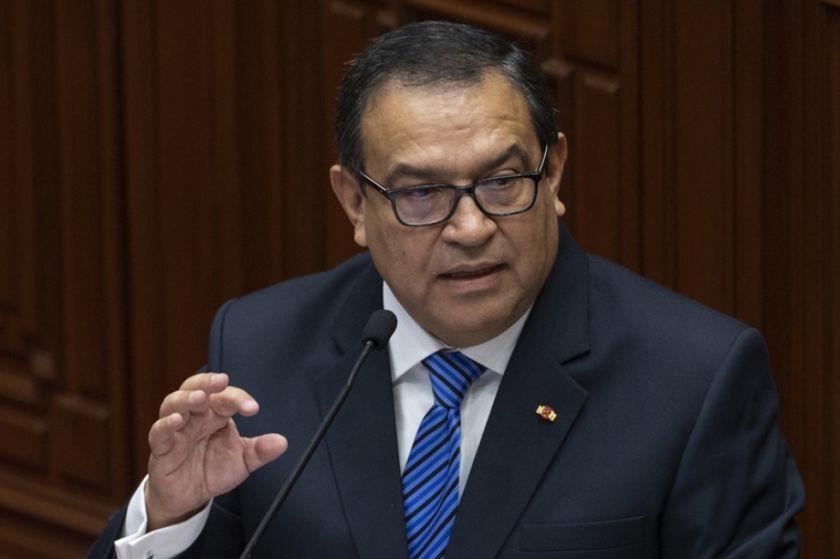 Perú acusa a Boric de “tirar hacia otro país” su “problema” con la migración