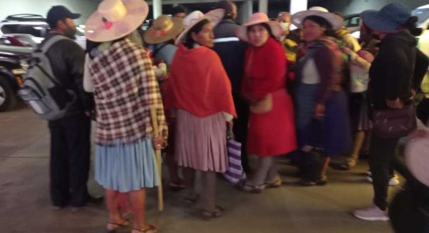 Periodistas conminan a la Policía a garantizar el trabajo de la prensa