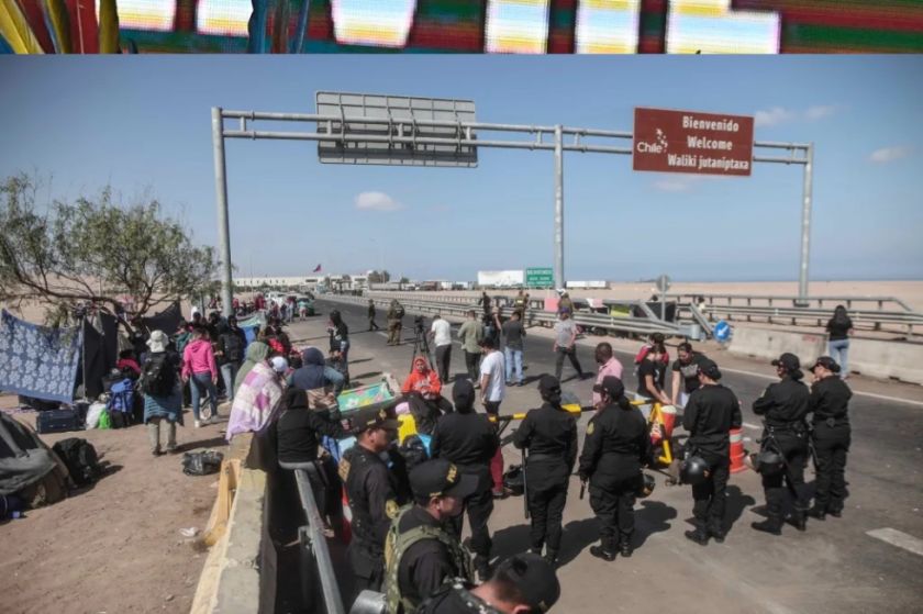 Perú revisa la situación de los migrantes en la frontera con Chile