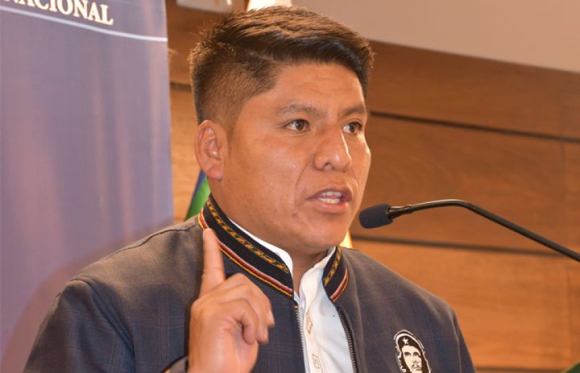 Senador Loza pone en duda las elecciones judiciales y califica la inscripción como una “chacota política”