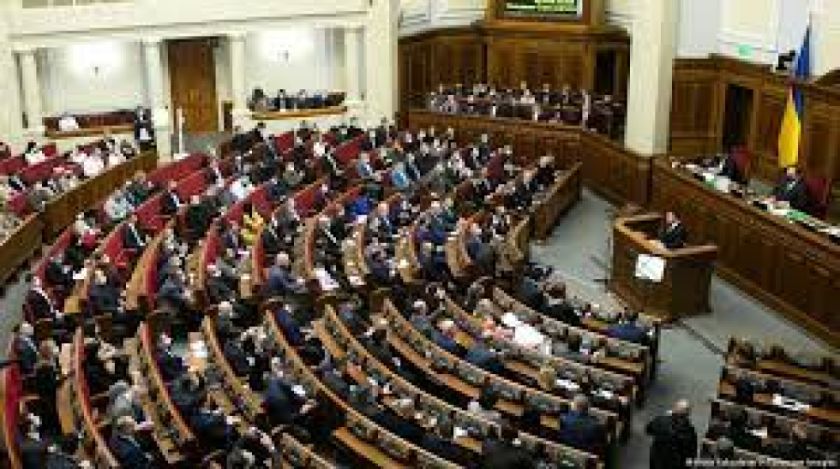 Ucrania extiende por otros tres meses la ley marcial y la movilización
