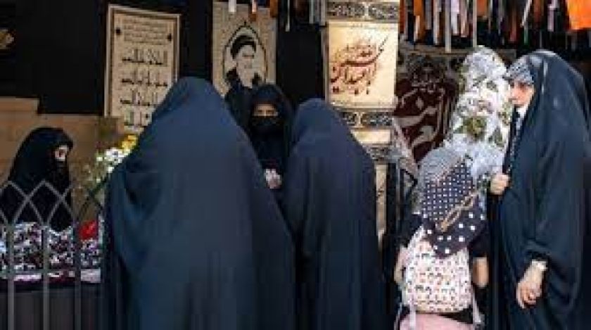 Denuncian a otras dos actrices por no llevar velo en Irán