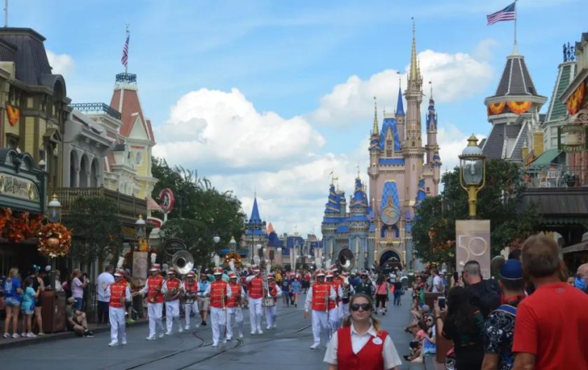 La junta de DeSantis contrademanda en Florida a Disney en su disputa judicial