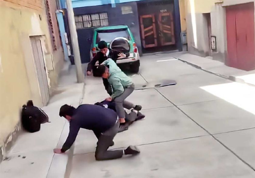 Expulsan a colegiales que agredieron a compañeros