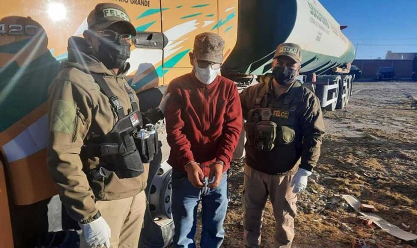 Aprehenden a un chofer por posible contrabando de combustible: Tupiza 