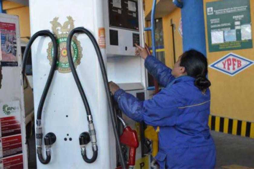 YPFB garantiza venta de carburantes frente al temor de los transportistas