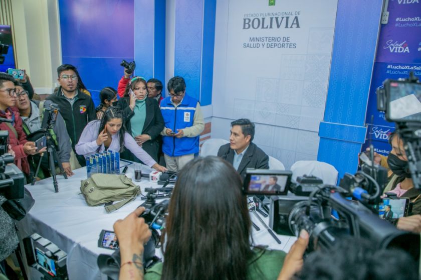 Determinan mantener las medidas de bioseguridad ante nueva variante Kraken y la epidemia de resfríos en Bolivia