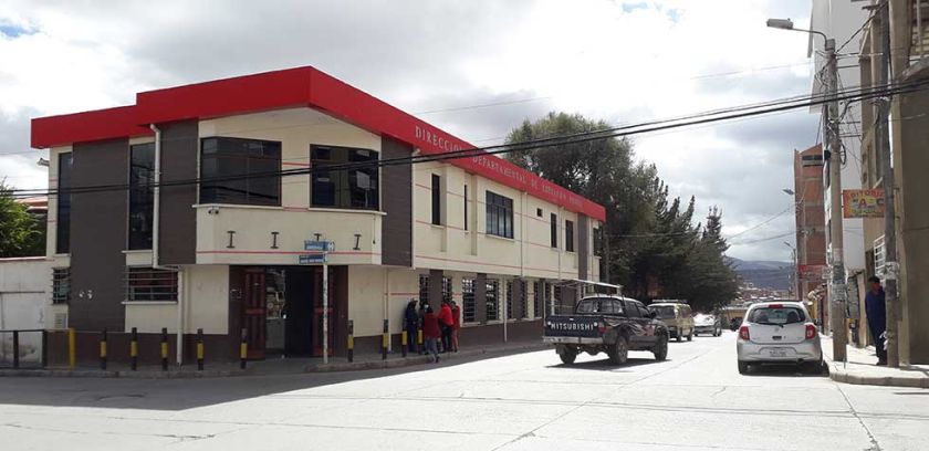 Pese al frío, no se suspendió la actividad en las aulas en Potosí