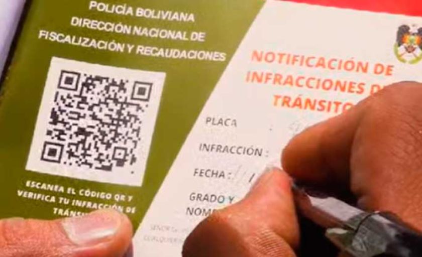 Choferes afirman que  continúa el cobro en  UFVs por infracciones