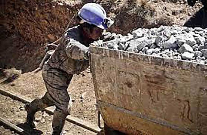 Ven difícil erradicar el trabajo infantil en los yacimientos mineros